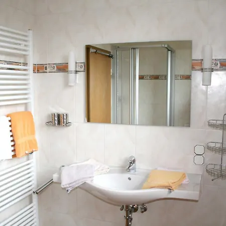 Haus Erna Apartman *